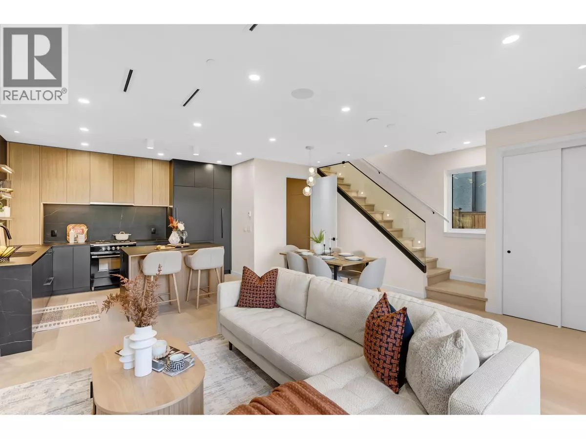 Vancouver, BC V6K2X2,2764 West 14TH AVE #2