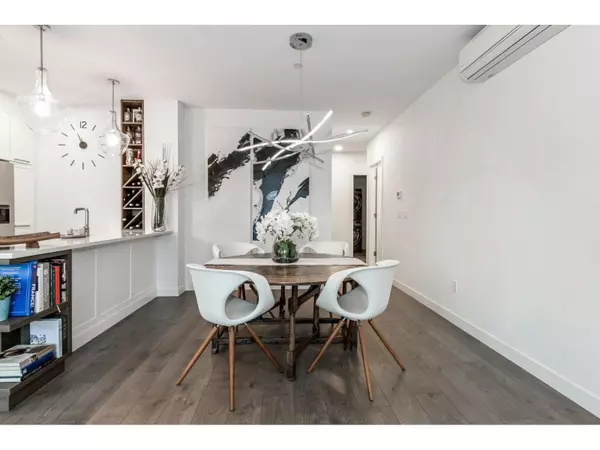 Abbotsford, BC V2S0J3,33540 MAYFAIR AVE #403