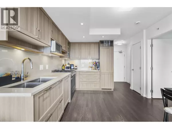 Vancouver, BC V5R0G6,5470 ORMIDALE ST #910