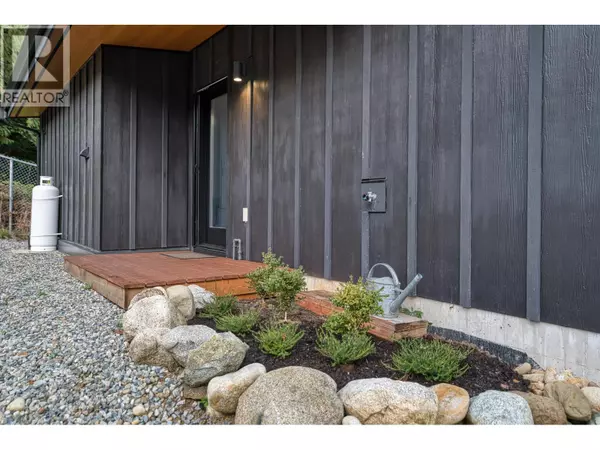 Gibsons, BC V0N1V1,1829 NORTH ROAD