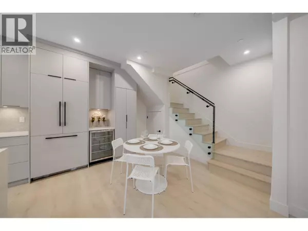 Vancouver, BC V6R1Z4,3836 West 8TH AVE #4