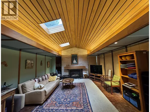 Vancouver, BC V6N1E8,6369 MACDONALD STREET