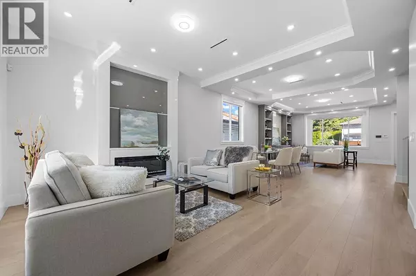 Burnaby, BC V5E2R7,6036 BRANTFORD AVENUE