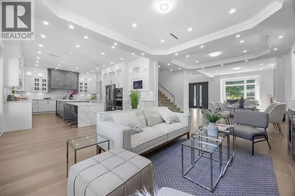 Burnaby, BC V5E2R7,6036 BRANTFORD AVENUE