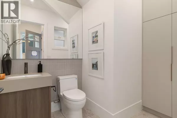 Vancouver, BC V5M1M9,2680 East 5TH AVE #2