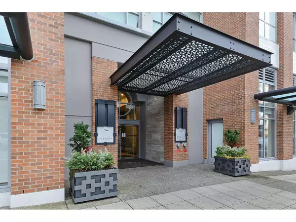 White Rock, BC V4B0A3,15152 RUSSELL AVE #1207