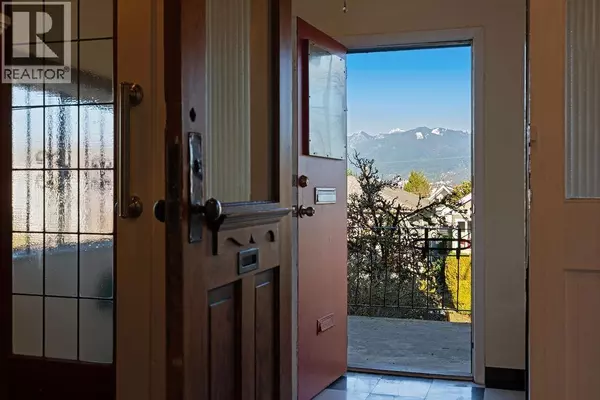 Vancouver, BC V5L2L7,2130 PARKER STREET