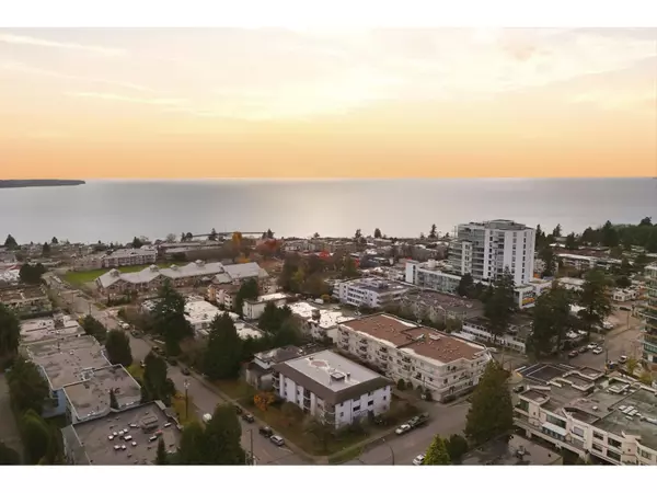 White Rock, BC V4B2L8,15290 THRIFT AVE #104