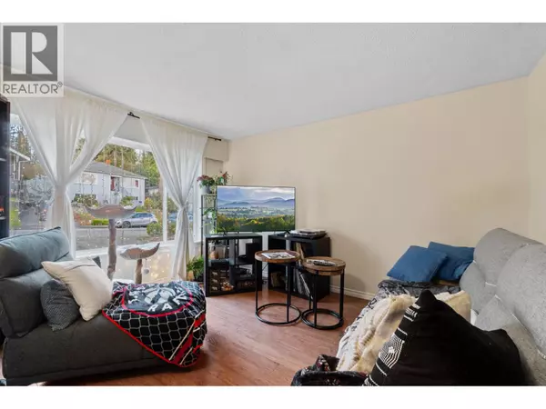 New Westminster, BC V3L3Z1,570 COLBY STREET