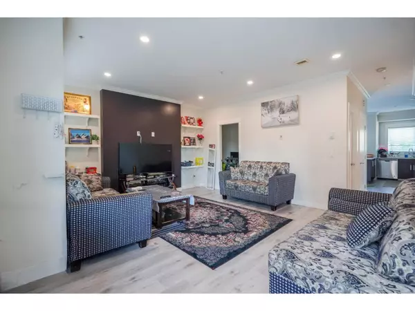 Surrey, BC V3W1K8,7247 140 ST #38