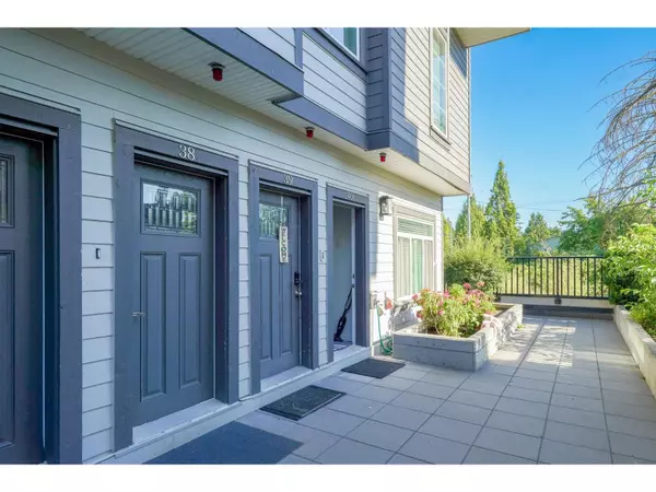 Surrey, BC V3W1K8,7247 140 ST #38