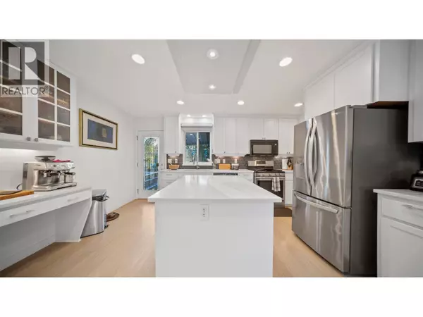 Maple Ridge, BC V2X8K5,21124 GLENWOOD AVENUE