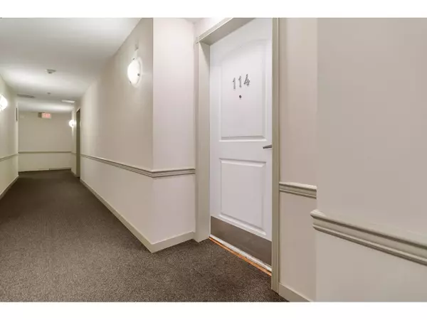 Abbotsford, BC V2S8P9,33485 SOUTH FRASER WAY #114