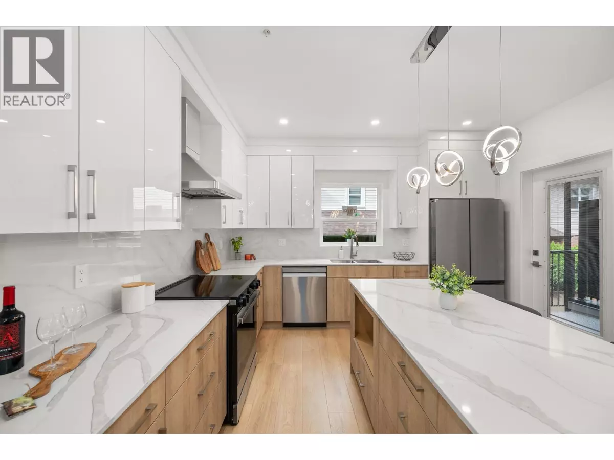 Port Coquitlam, BC V3C1X9,2258 KELLY AVE #3