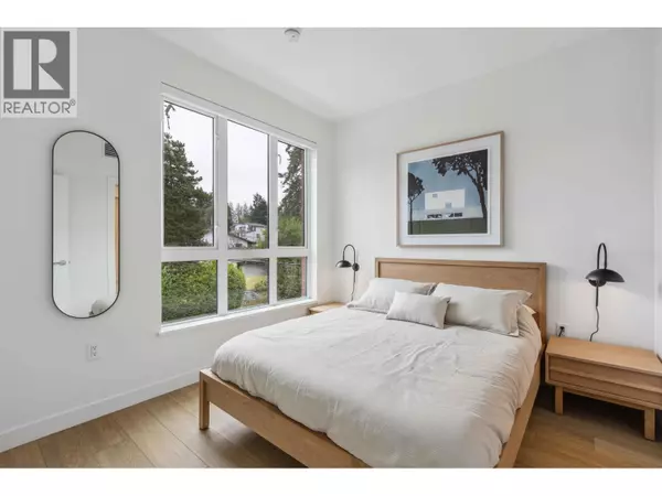 Coquitlam, BC V3J0P6,710 DOGWOOD STREET