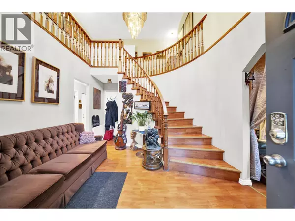 Burnaby, BC V3N3Y6,7893 CUMBERLAND STREET