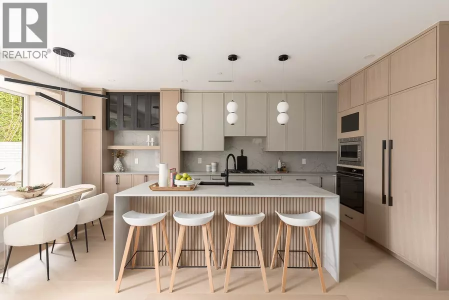 475 West 20TH AVE #2, Vancouver, BC V5Y2C7