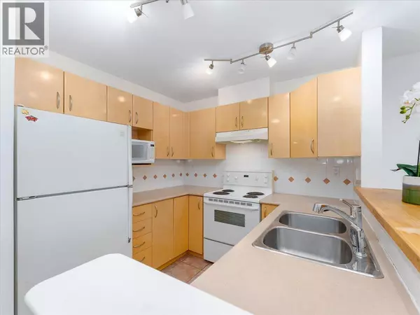 Vancouver, BC V6K1R5,3083 West 4TH AVE #408