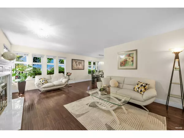 Surrey, BC V4A6R3,1906 148 STREET