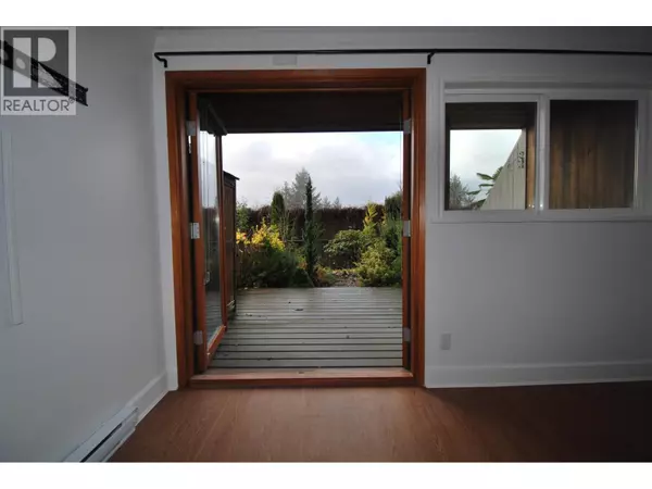 Lions Bay, BC V0N2E0,410 CROSSCREEK ROAD