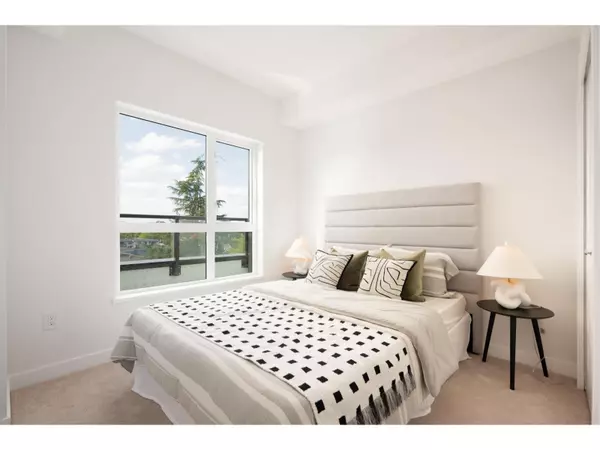 Surrey, BC V3A2G1,5398 207 ST #309