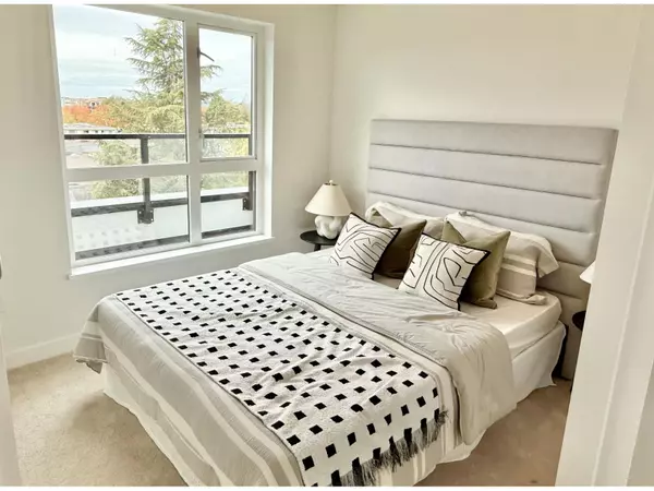 Langley, BC V3A2G1,5398 207 ST #501