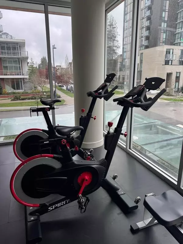 Surrey, BC V3T0K6,13303 CENTRAL AVE #2701