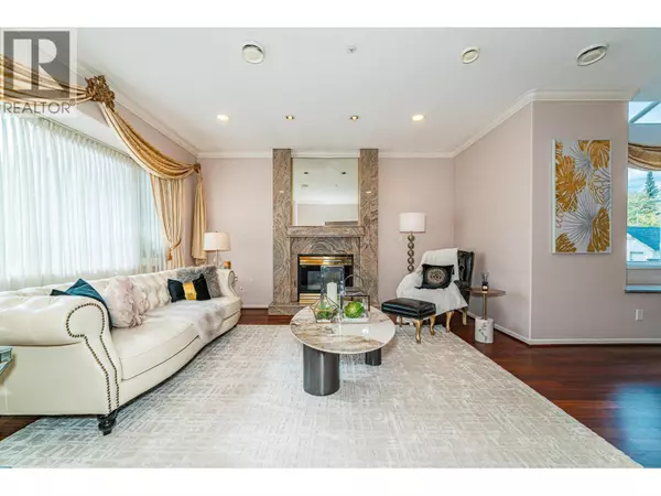 Vancouver, BC V6R3A7,4255 W 15TH AVENUE