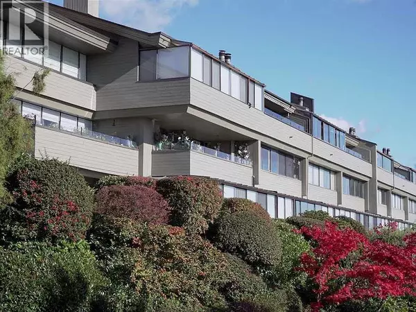 2212 FOLKESTONE WAY #64, West Vancouver, BC V7S2X7