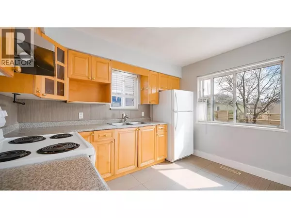 Vancouver, BC V5R3V3,5120 FAIRMONT #upper