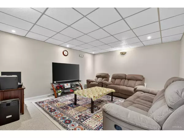 Abbotsford, BC V2T4E6,2998 MOUAT DR #15