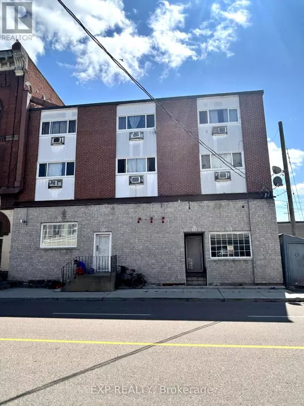 19 RENFREW AVENUE W, Renfrew, ON K7V1R4
