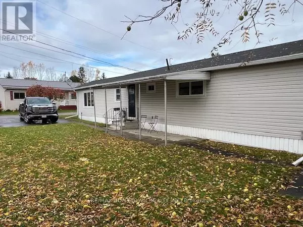 Elizabethtown-kitley, ON K6V7B5,1871 Oxford AVE #3