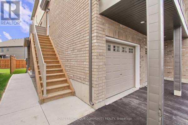 23 Hay LN #2, Barrie (painswick South), ON L9J0V6