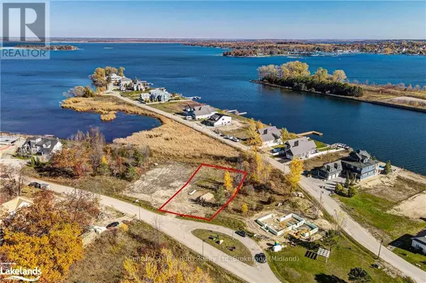 Tay (port Mcnicoll), ON L0K1R0,9 SWAN LN #44