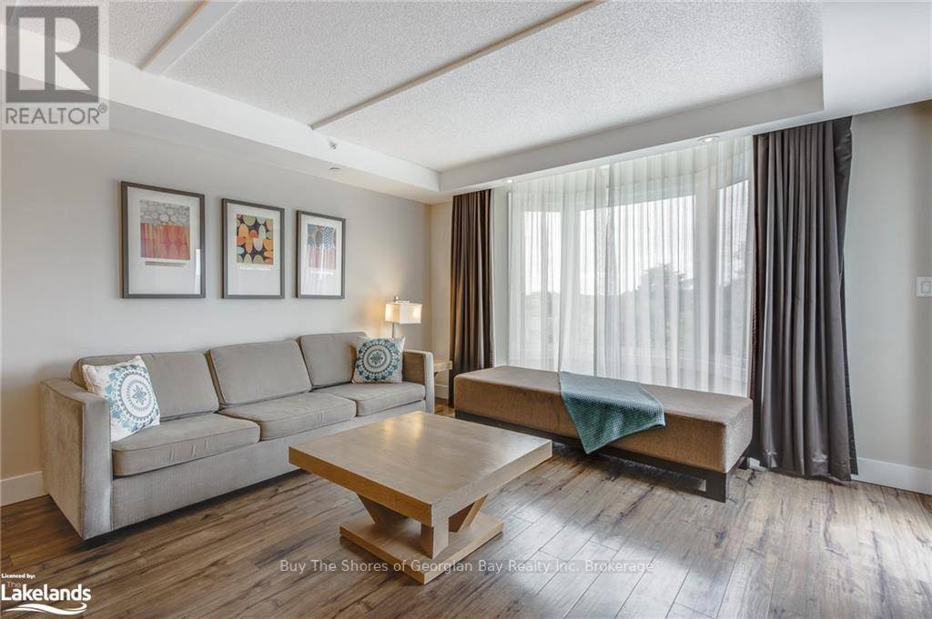 Collingwood, ON L9Y5C5,9 HARBOUR ST East #6201-03
