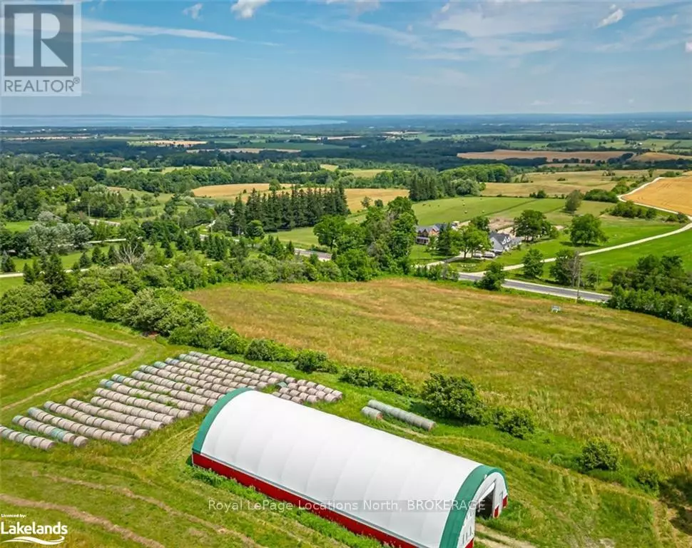 Clearview, ON L0M1H0,7958 21/22 NOTTAWASAGA SIDE ROAD