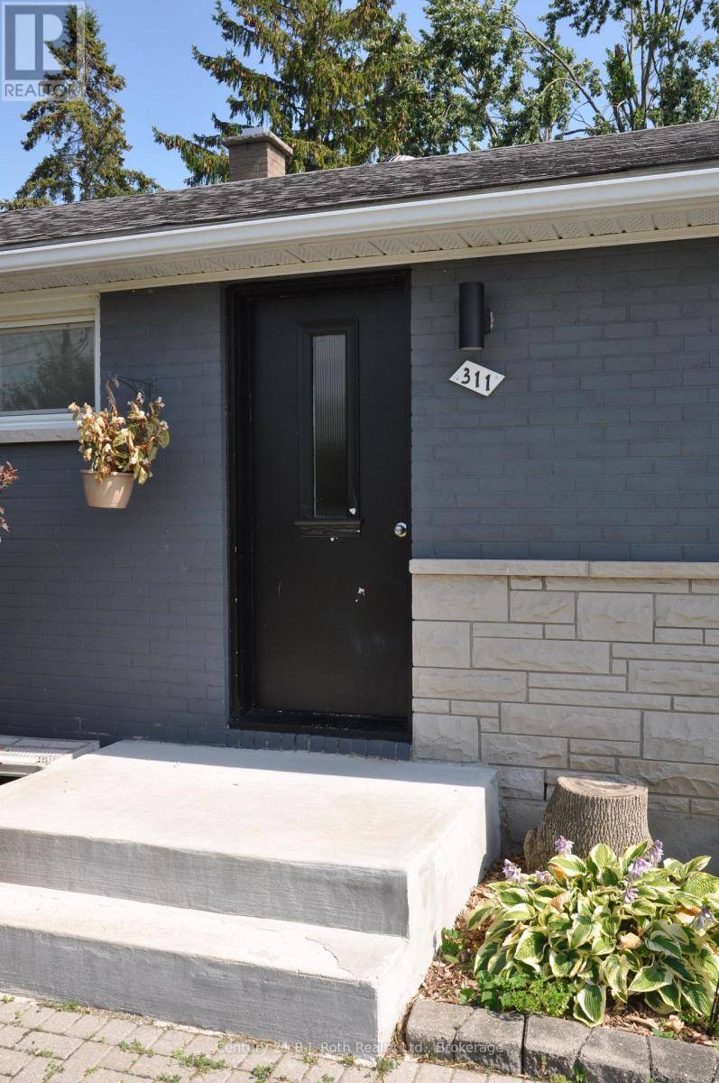 Orillia, ON L3V1M4,311 JAMES STREET E