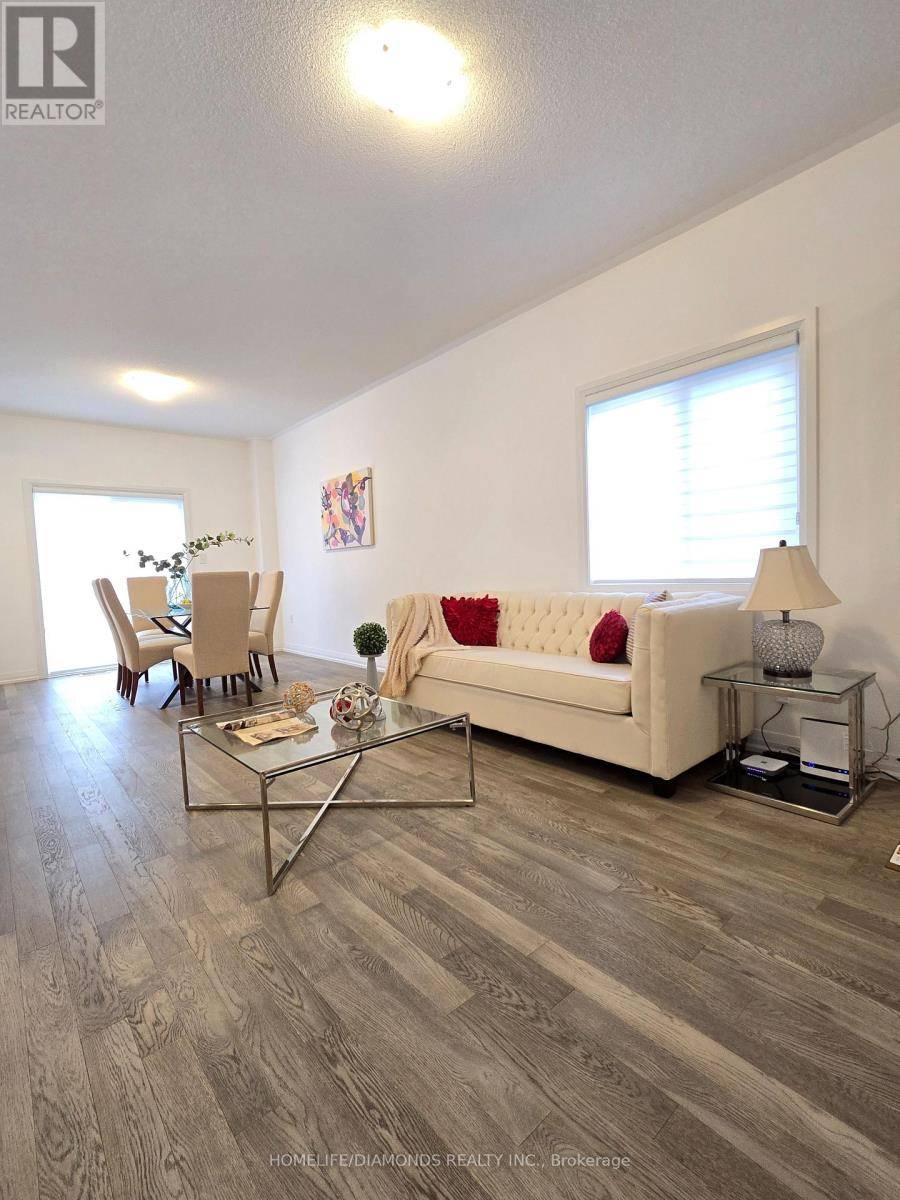 Barrie (holly), ON L9J0H7,49 KODA STREET