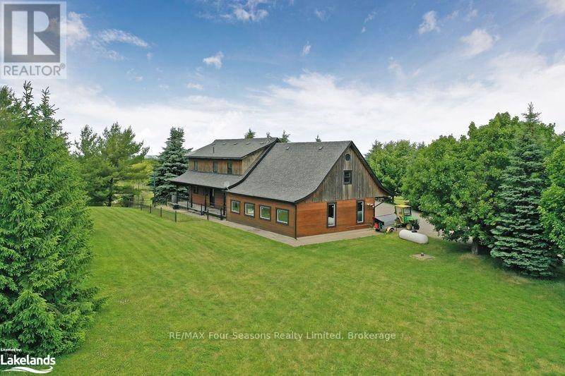 Clearview, ON L0M1H0,8886 COUNTY ROAD 91