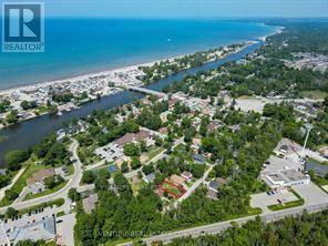 Wasaga Beach, ON L9Z2K4,74 FOREST AVENUE