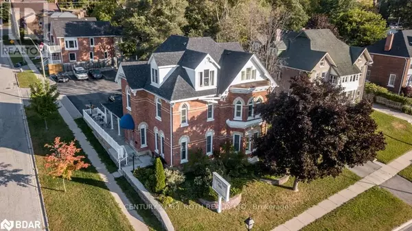 1 BERCZY STREET, Barrie (north Shore), ON L4M3P5