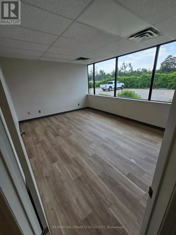 Barrie (0 East), ON L4N9G8,90 Saunders RD #6
