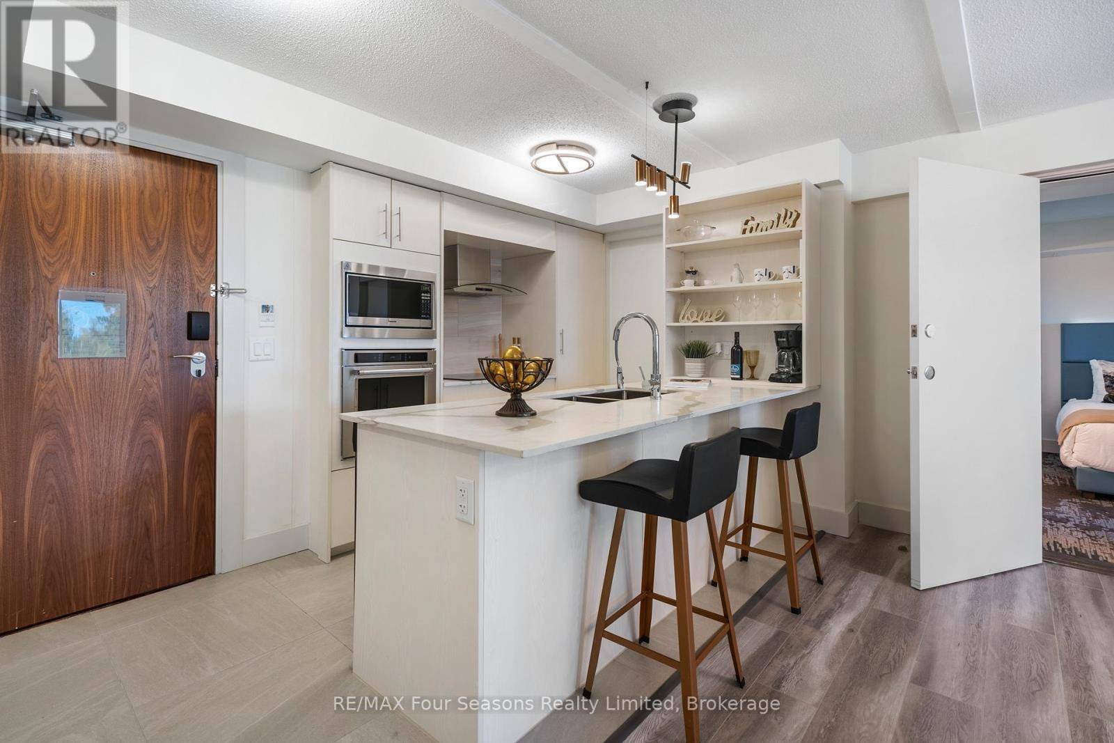 Collingwood, ON L9Y5B5,9 Harbour ST #4407-4409