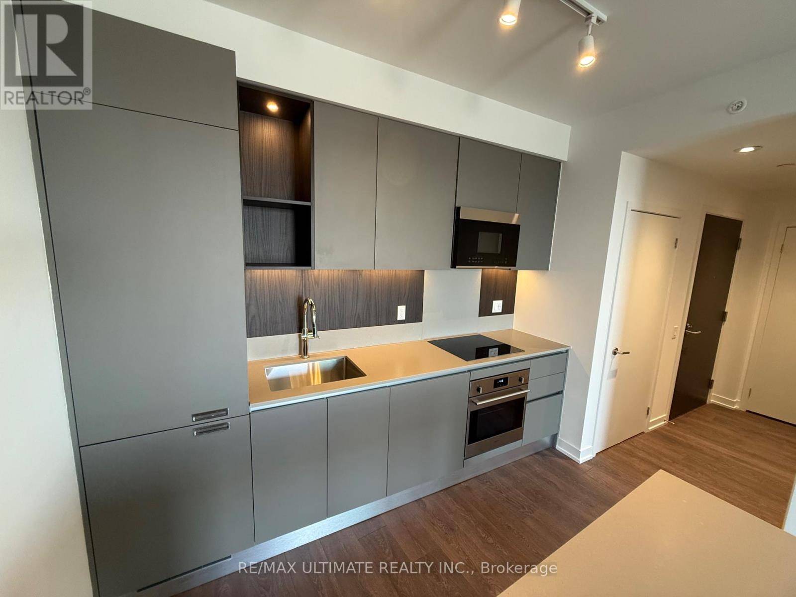 Barrie (city Centre), ON L4N1S9,39 Mary ST #1706