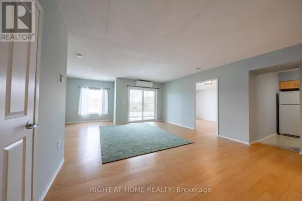 333 Lafontaine RD West #208, Tiny, ON L9M0H1