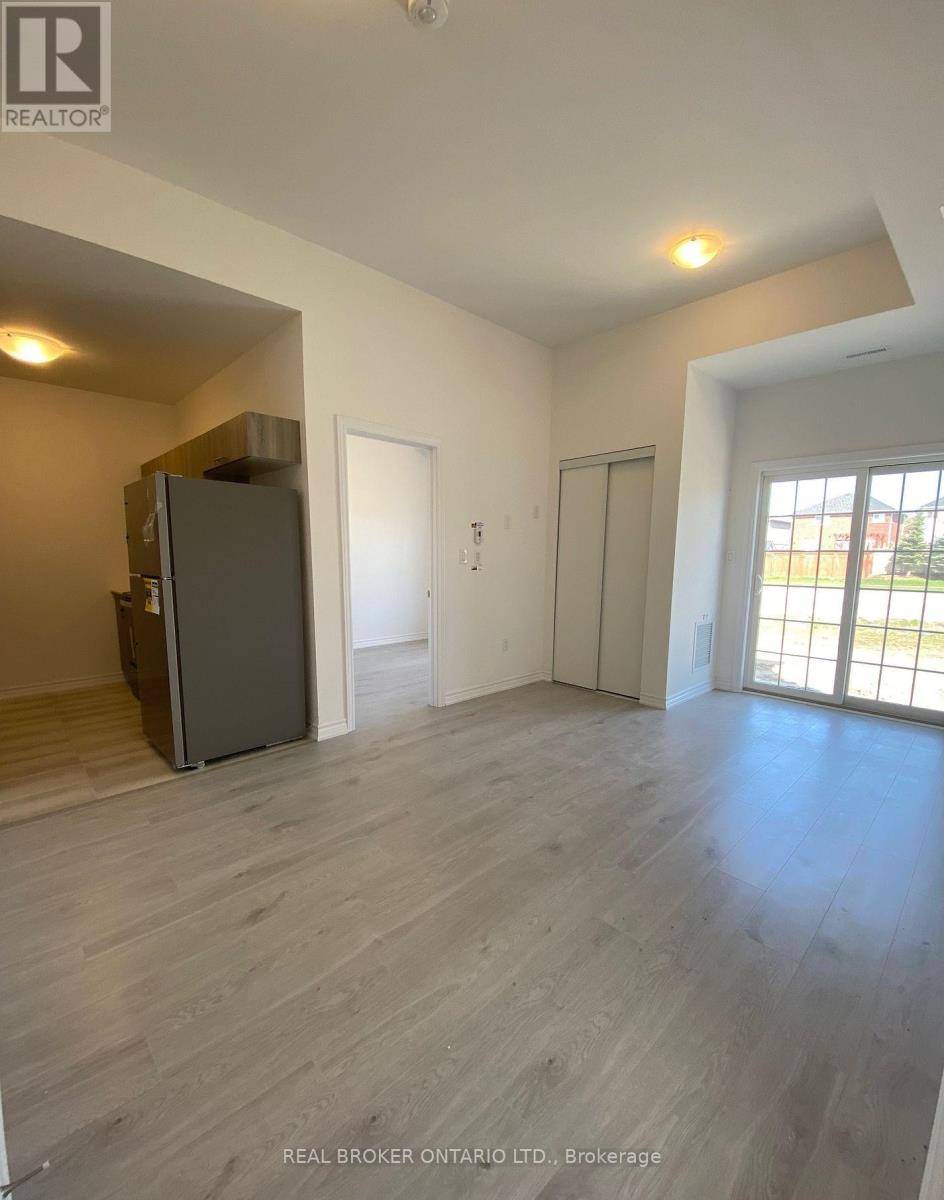 Barrie, ON L9J0T5,31 Pumpkin Corner CRES #A