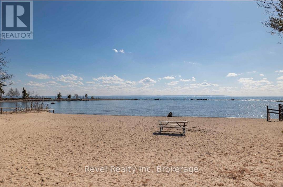 Tiny, ON L9M0J2,1517 TINY BEACHES ROAD N