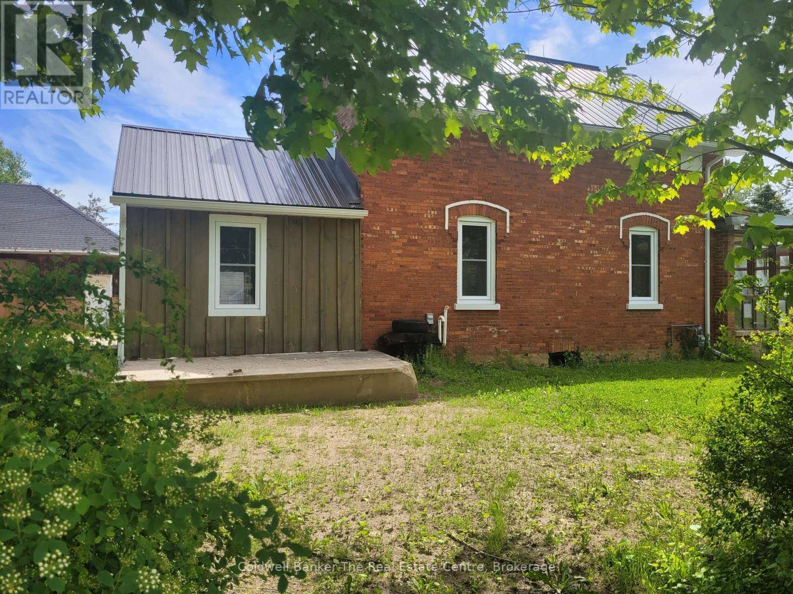 Clearview (creemore), ON L0M1G0,24 ELIZABETH STREET W
