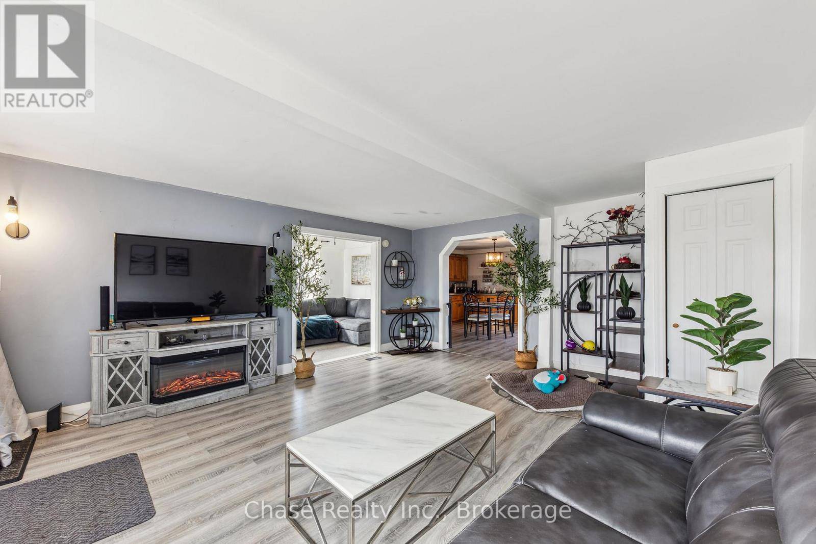 Midland, ON L4R3V2,16 FIFTH STREET W